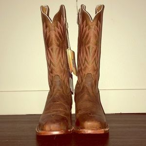 Tony Lama cowboy boots, new with tags, size 9.5